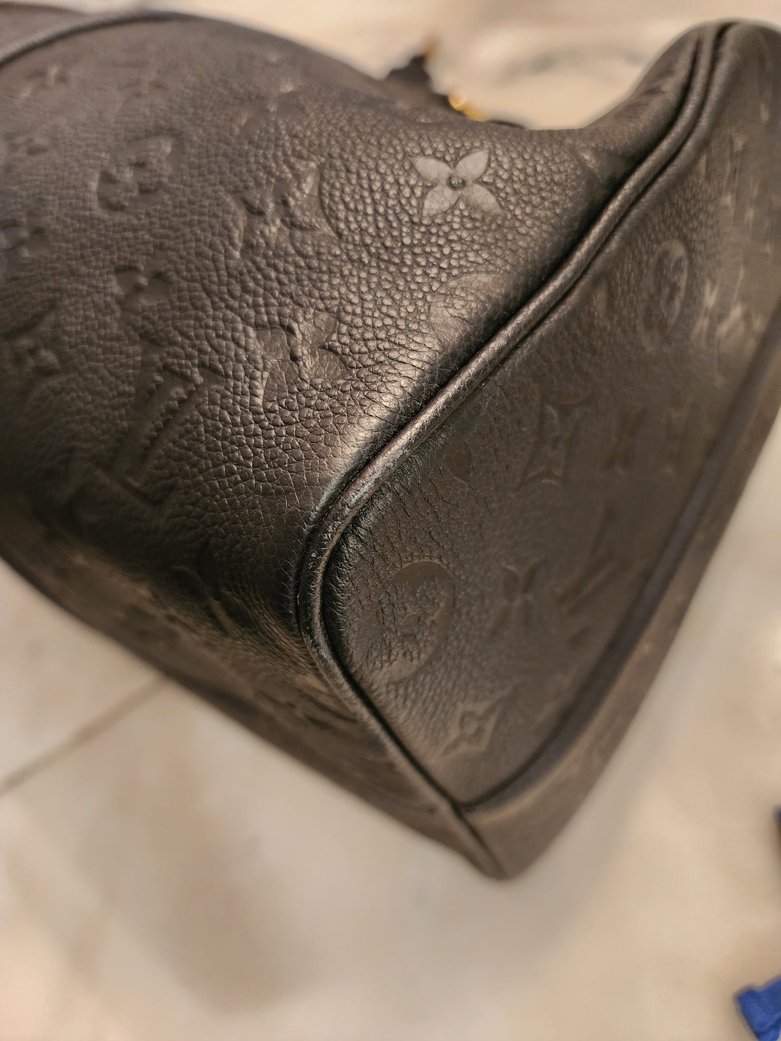 Louis Vuitton Keepall Bandoulière 45 Black Monogram Empreinte