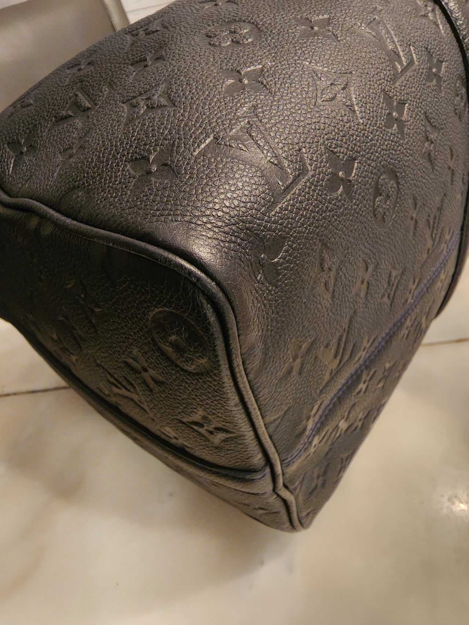 Louis Vuitton Monogram Keepall 45 Bandoulière Empreinte Line