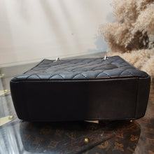Load image into Gallery viewer, CHANEL CAVIAR PST SHW
